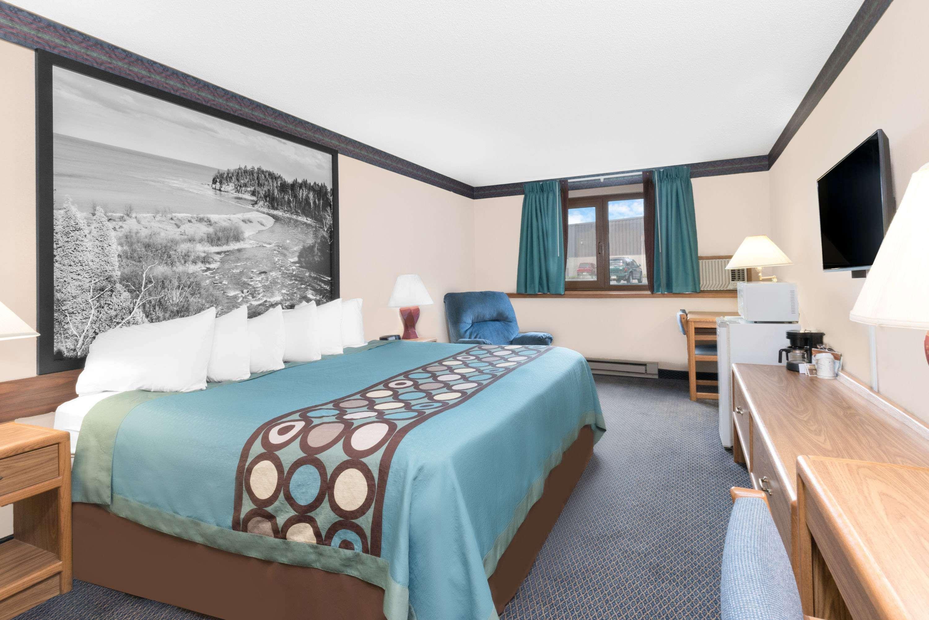 Super 8 By Wyndham Duluth Hotel Exterior photo