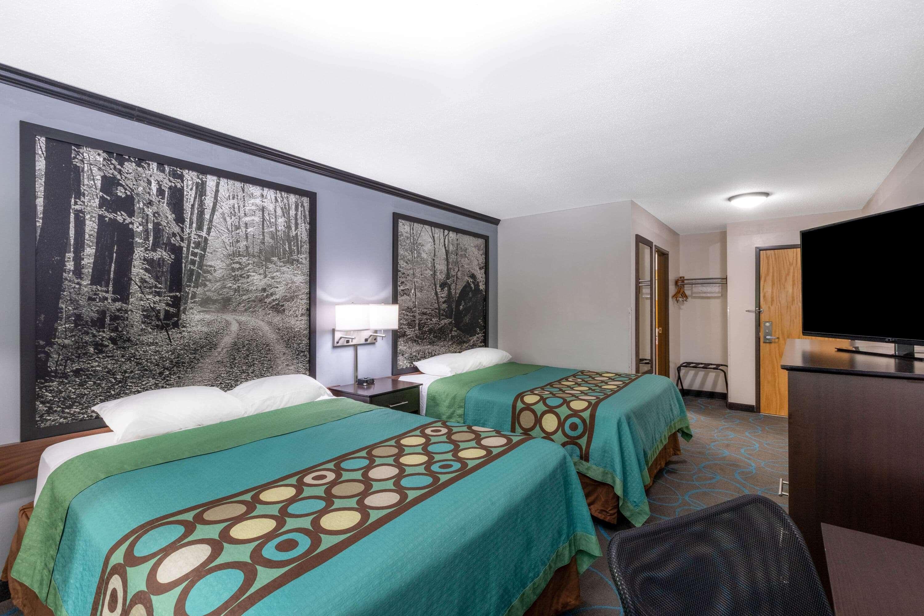 Super 8 By Wyndham Duluth Hotel Exterior photo