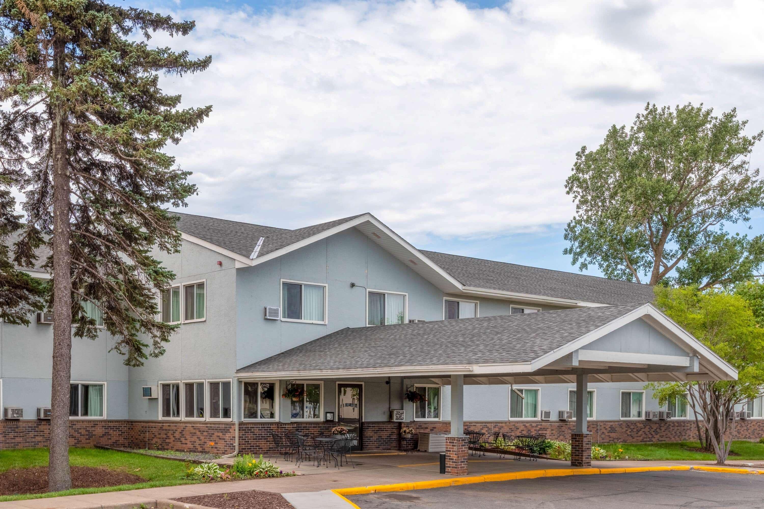 Super 8 By Wyndham Duluth Hotel Exterior photo