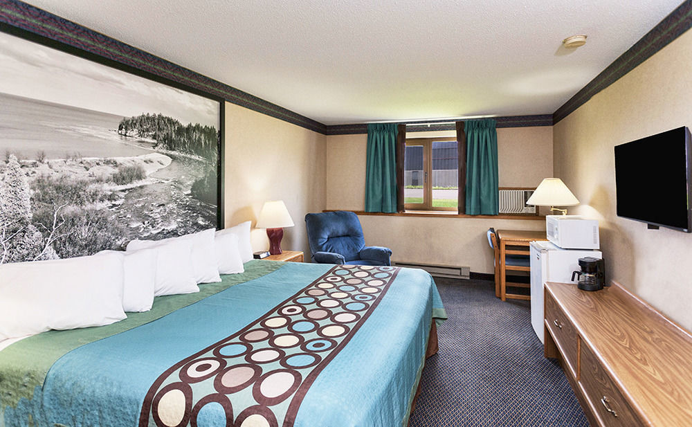 Super 8 By Wyndham Duluth Hotel Exterior photo